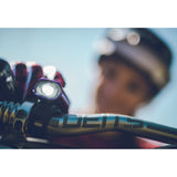 Lezyne Hecto Drive 500XL am Mountainbike bei Nachtfahrt